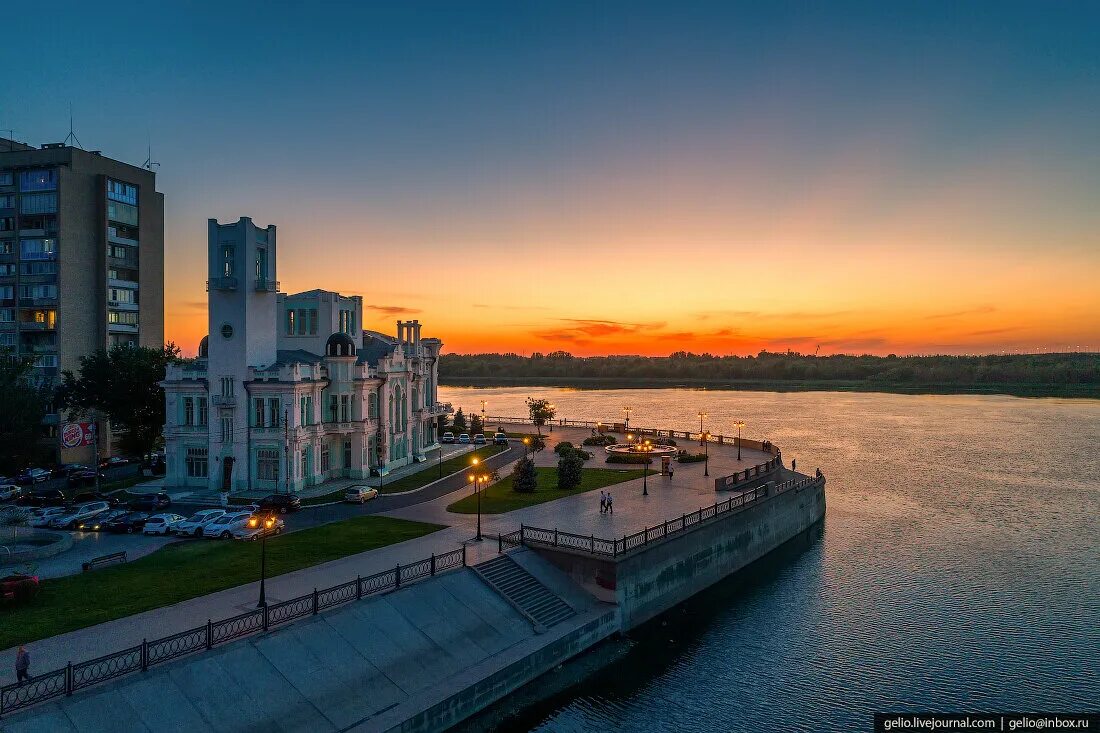 На каком городе стоит астрахань. Астрахань достопримечательности волга. астрахань набережная волги. центральная набережная астрахань. астрахань каспийские ворота.