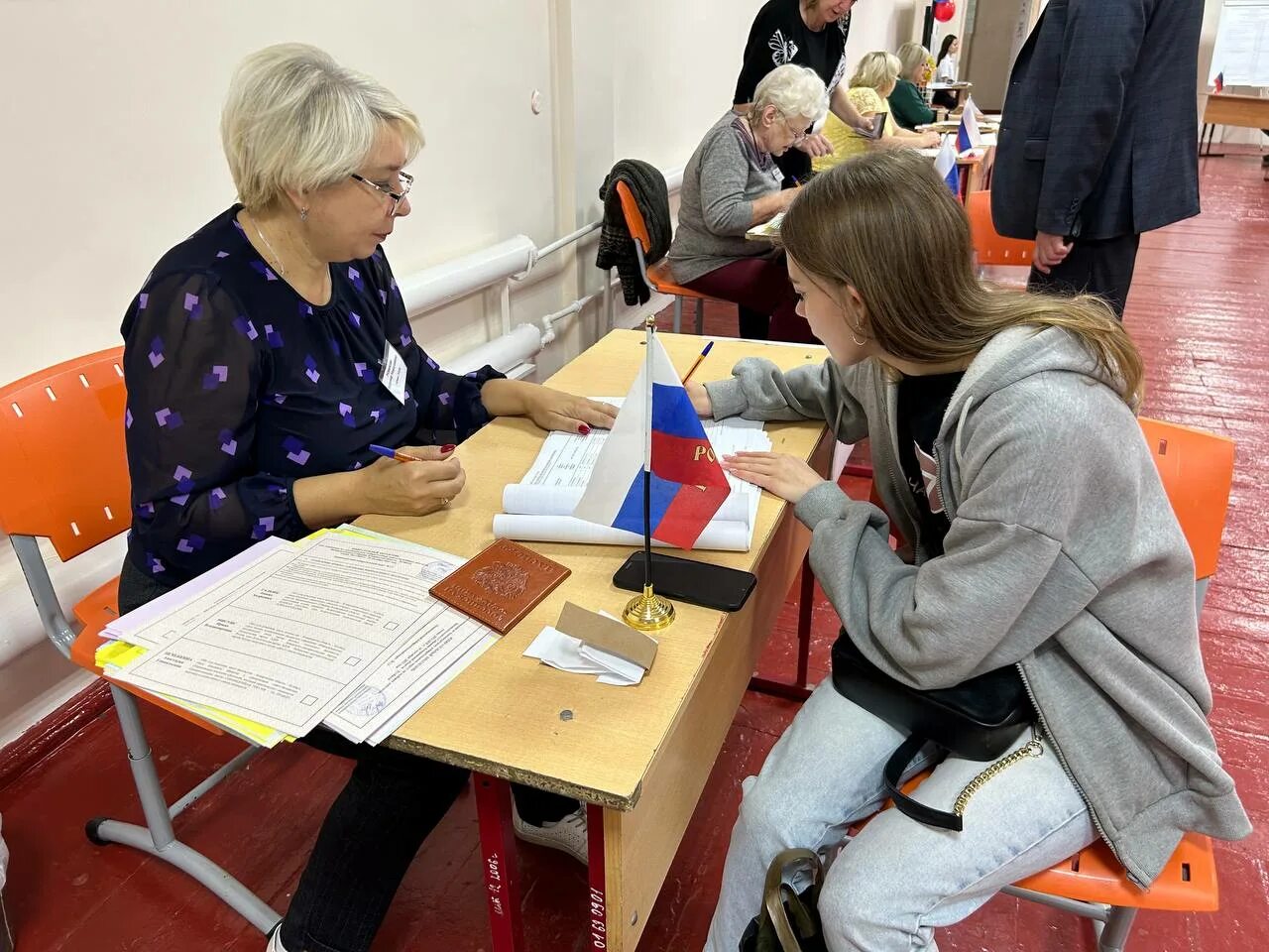 Явка на выборах в кемеровской. Участок для голосования. Голосование в школе. Явка на выборы в Кузбассе. Выборы Кемерово 8 сентября.