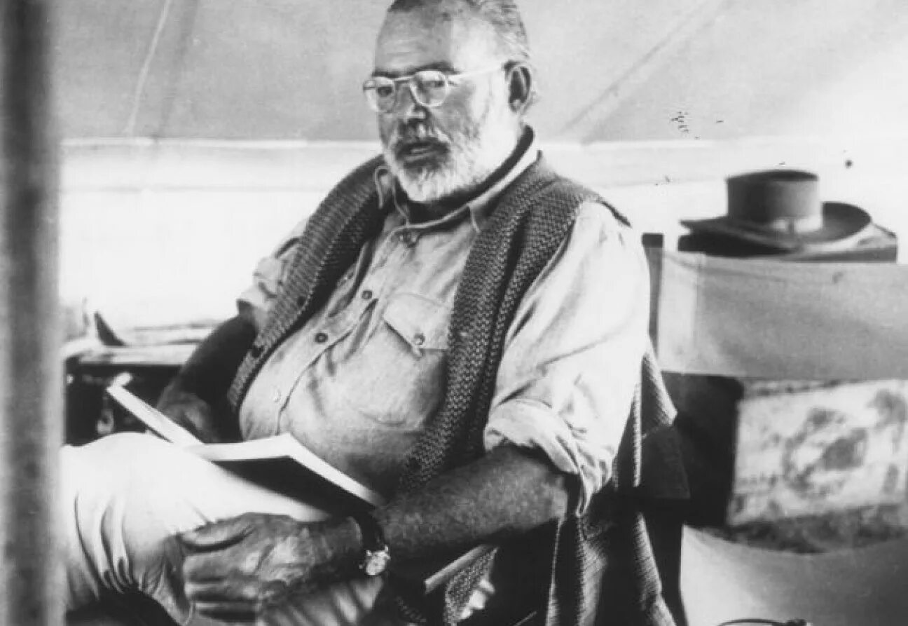 Хемингуэй первая. Ernest Miller Hemingway. Хемингуэй писатель.