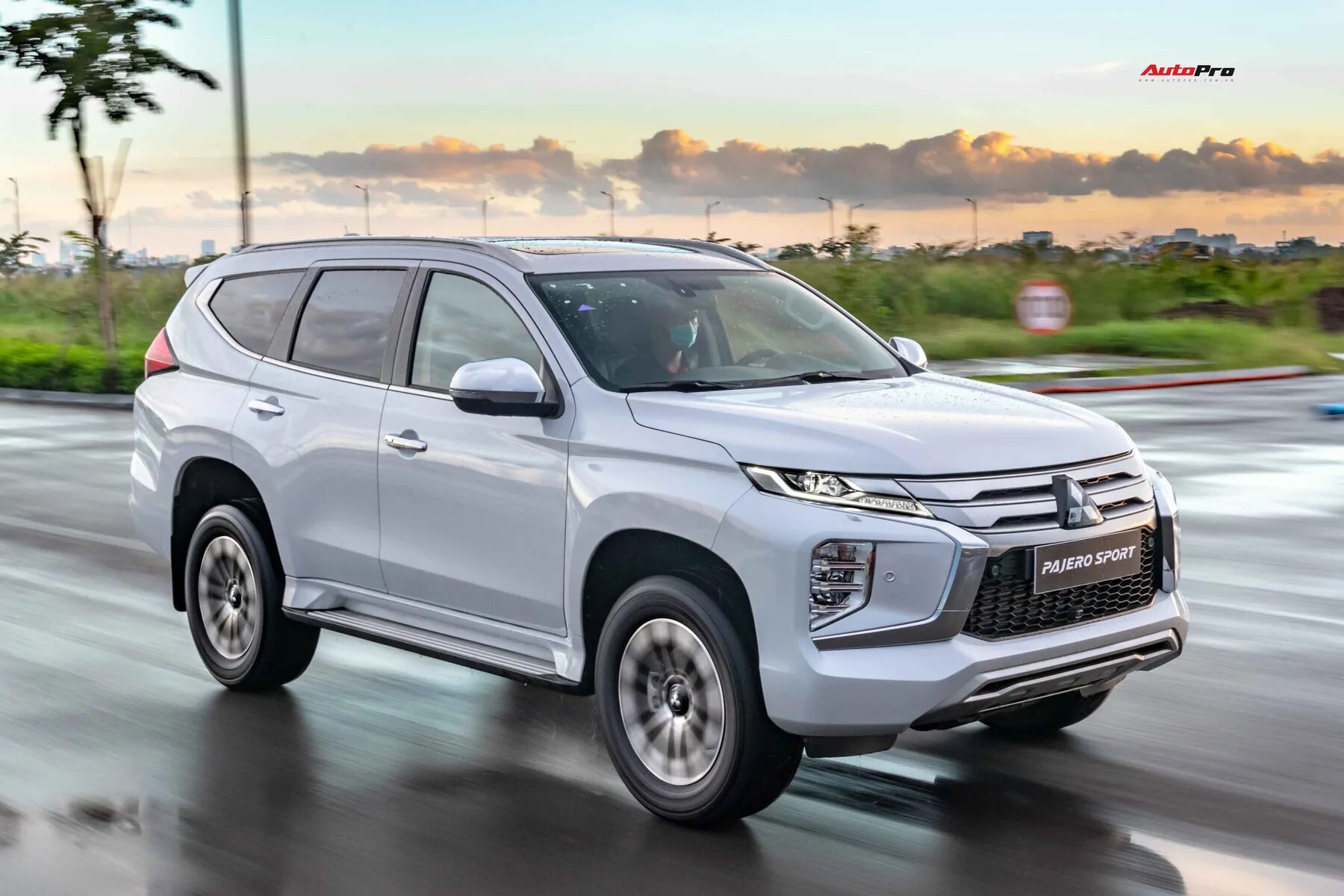 Новый mitsubishi pajero. Митсубиси Паджеро 2022. Новый Mitsubishi Pajero 2022. Mitsubishi Pajero Sport 2021. Митсубиси Паджеро спорт 2022.