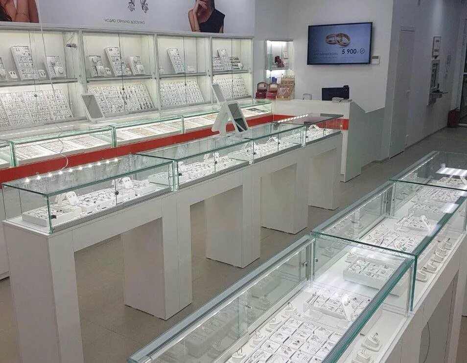 Золотой 585 ломбард. Ювелирные магазины ростов на дону каталог. Ювелирная выставка блеск самоцветов ростов. Магазин золота. Магазин ювелирных украшений.