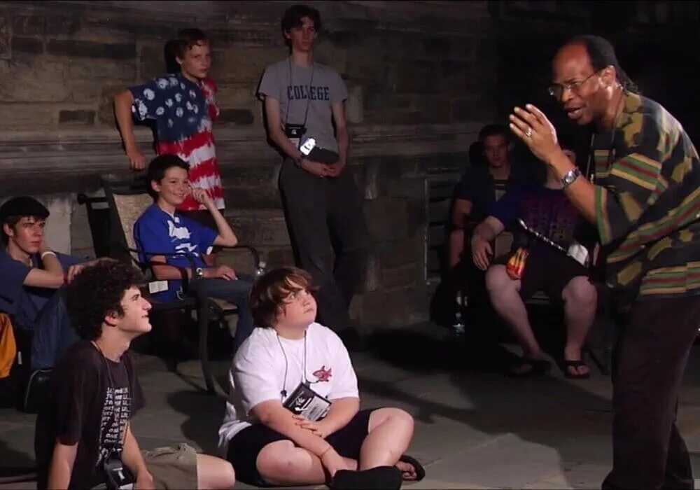 Дэвид модель дольче габбана. Цифра 8 синяя. Прыжки группы людей с шариками фото сток. Силуэты школьников. Силуэты людей коллектив.