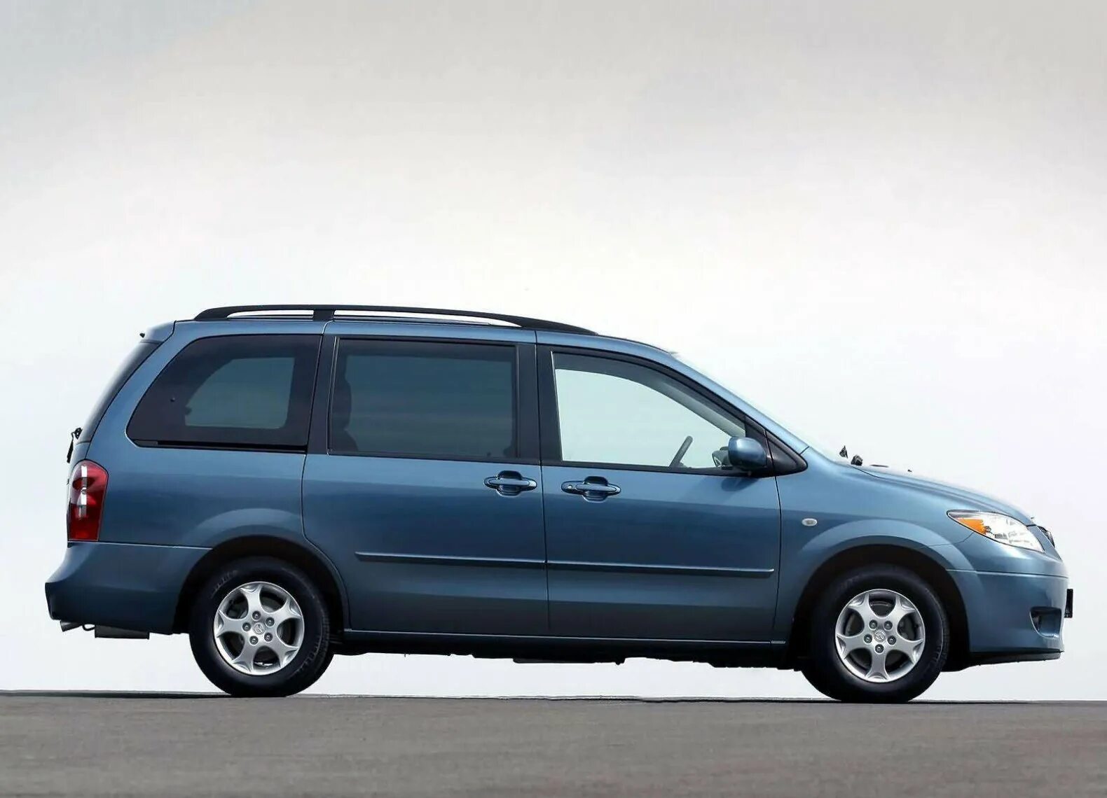 Мазда мпв минивэн. Mazda mpv 2004 black salon. Мазда mpv 2. Mazda mpv ii. Mazda mpv, 1999-2003.