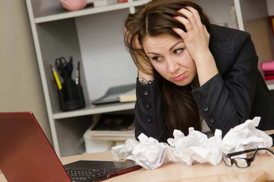 профессиональный копирайтер. копирайтер за работой. профессиональный копирайтер. профессия рерайтер. где найти работу копирайтеру.