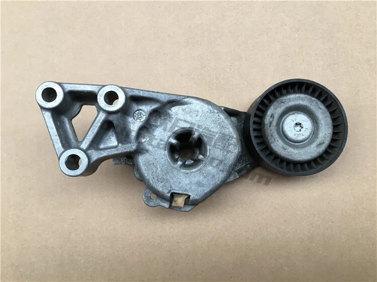 Натяжитель ремня vw passat b5 1. Натяжитель ремня vw b5 +. 9 ролик натяжителя. 8 турбо. 8 б6 натяжитель.