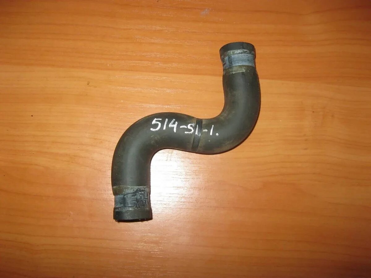 Патрубок ретарды скания r420. 1797846 патрубок скания. Шланг охлаждения ретарды скания 1917386. Патрубок ретарды scania. Патрубок термостата скания 113.