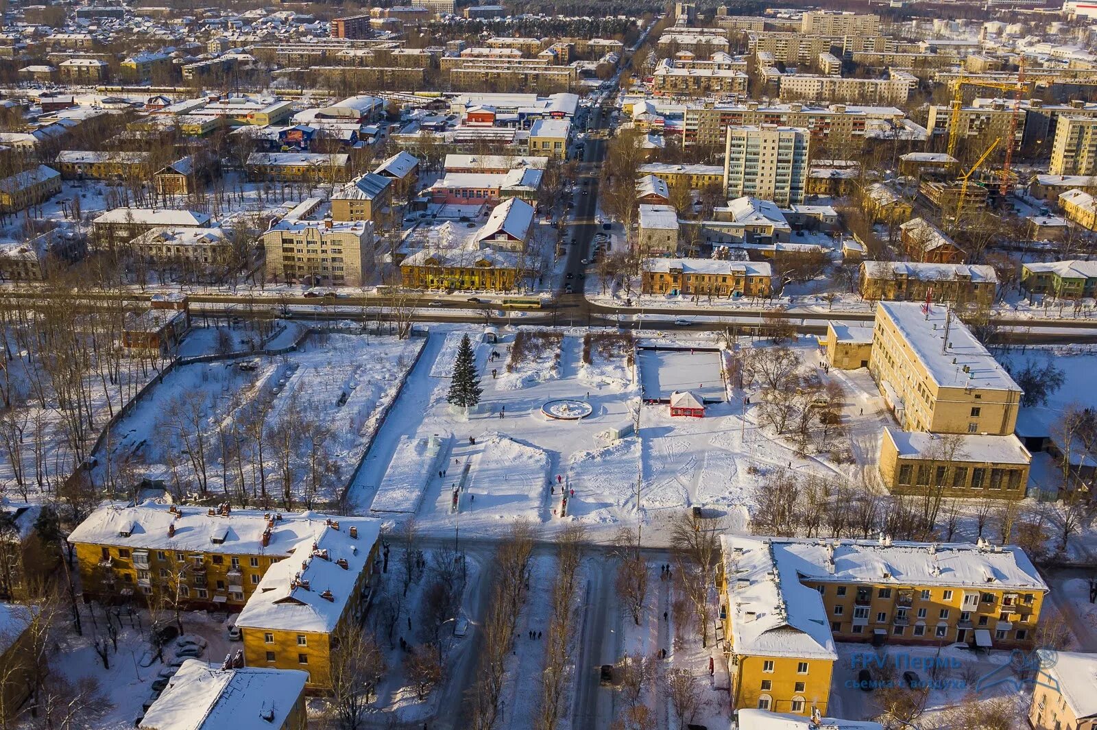 Где в закамске можно. Закамск Кировский район. Микрорайон Закамск Пермь. Микрорайон январский Закамск Пермь. Закамск Пермь площадь.