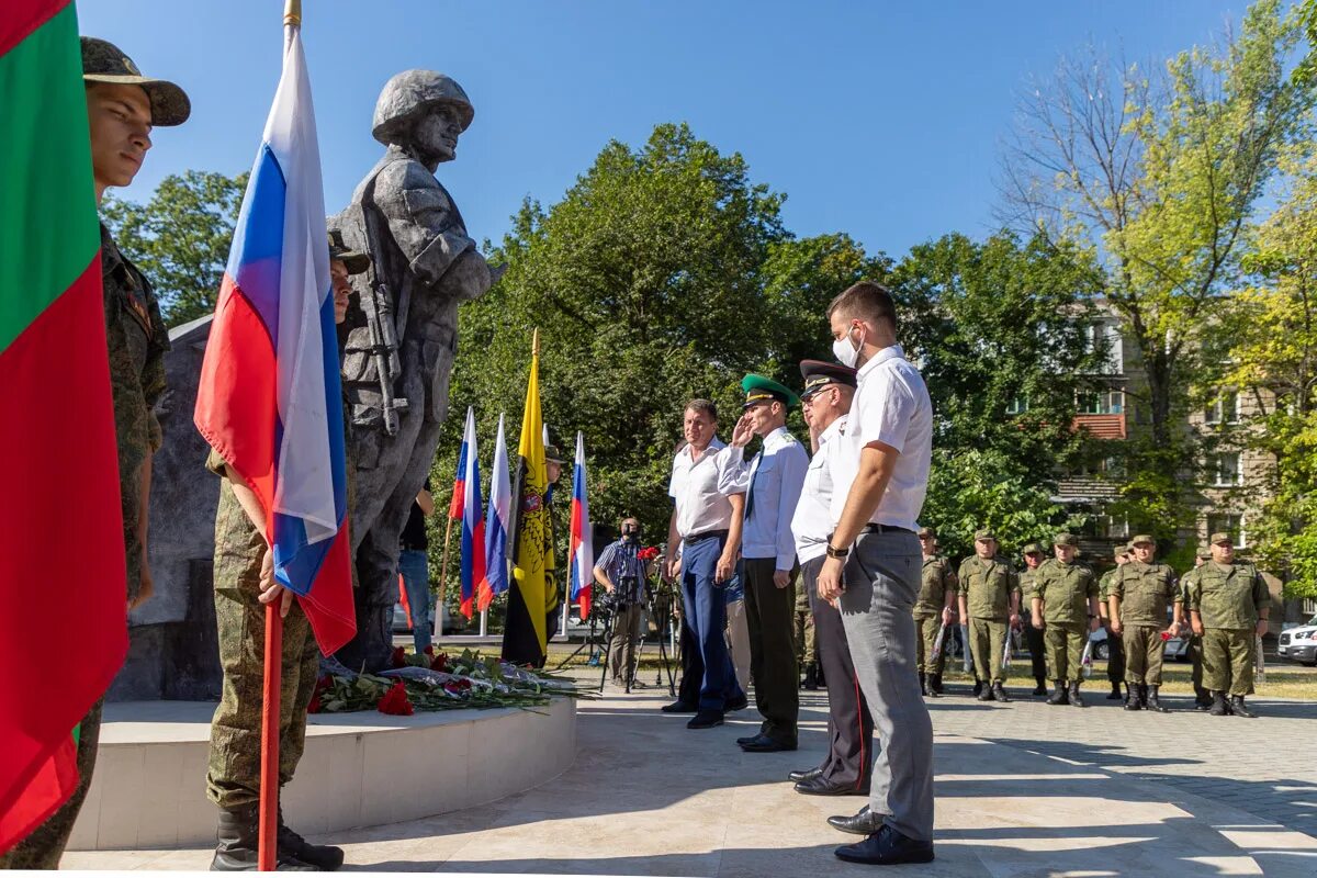 Сколько в приднестровье российских. Миротворцы РФ В Приднестровье 1992. Миротворцы в Бендерах 1992. Бендеры Приднестровье. Миротворческие силы в Тирасполе ПМР.