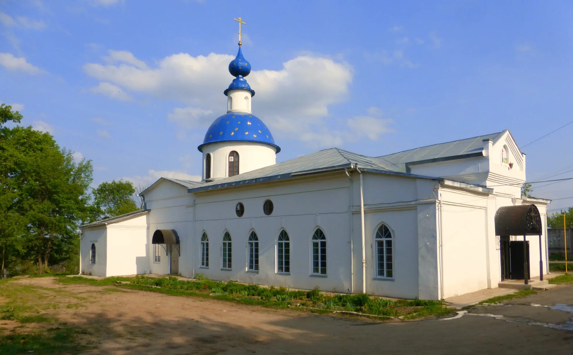 Церкви г александров. Боголюбская Церковь в Александрове. Церковь Боголюбской иконы Божией матери. Храм иконы Божией матери "Боголюбская" г. Александров. Храм в Александрове Владимирской области.