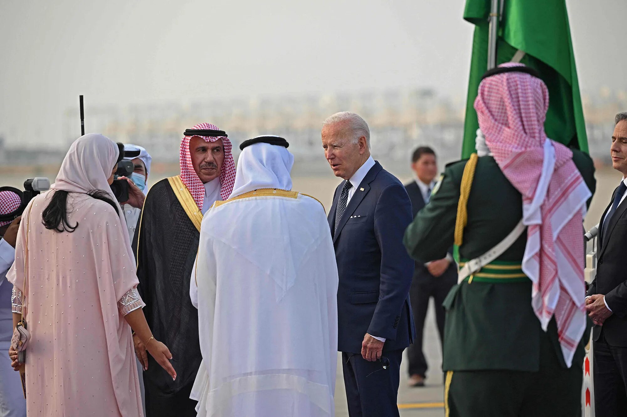 Саудовская аравия готова к снижению. Король Саудовской Аравии Салман. Байден и принц Саудовской Аравии. Байден в Саудовской Аравии 2022.