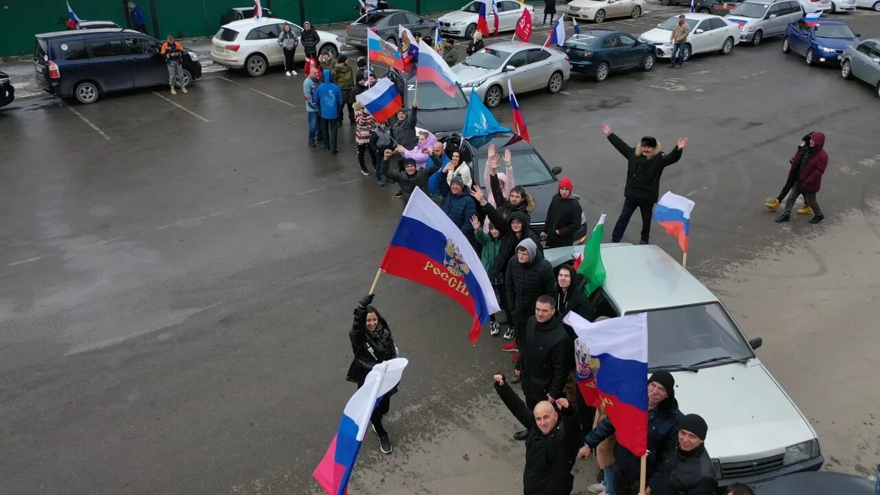 Спецоперация 19.03 2024. Автопробег в Невинномысске 2022. Акция в поддержку военнослужащих автопробег. Россия человек.