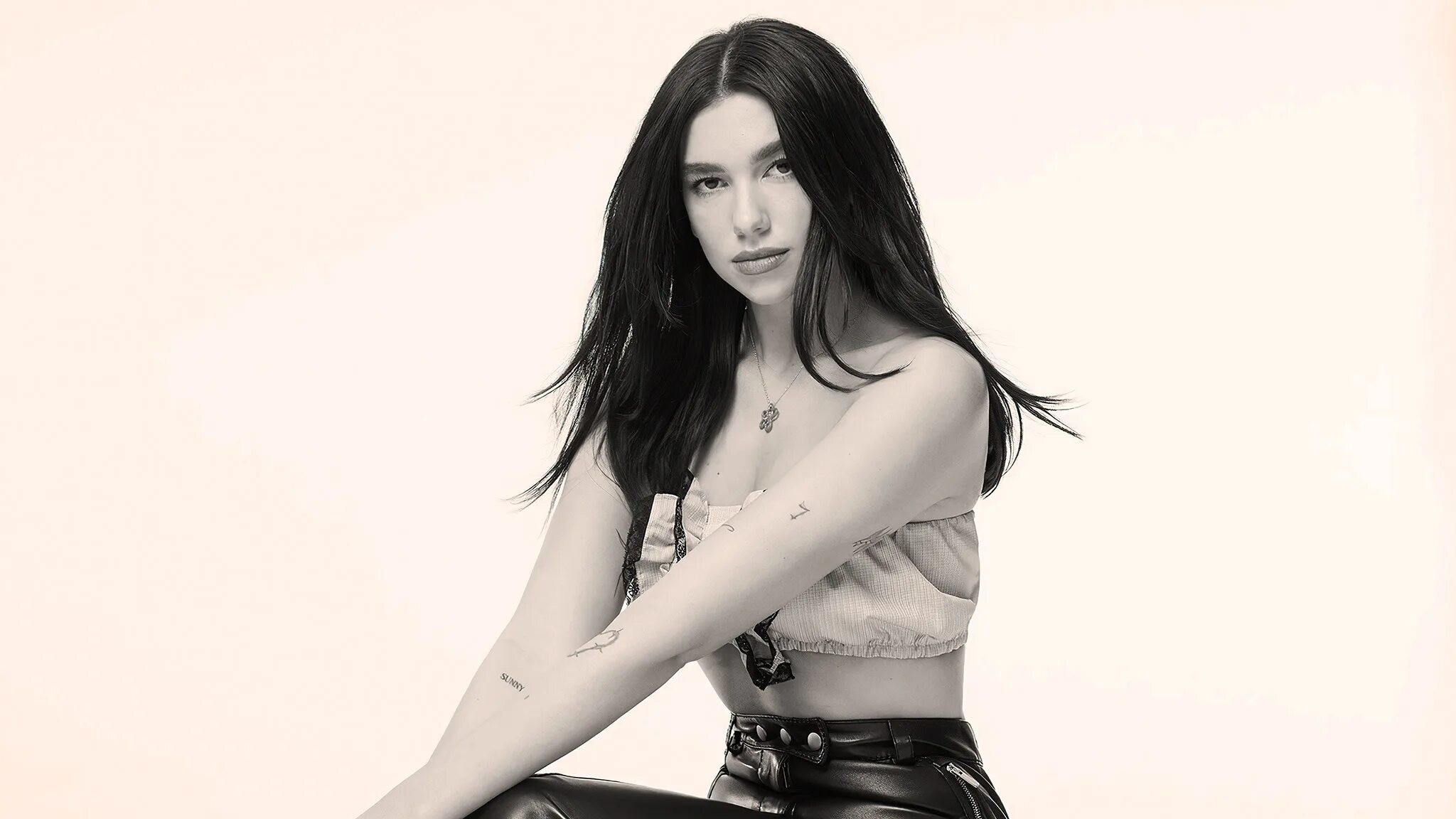 Дуа липа ремиксы. Dua Lipa. Липа певица. Dua Lipa 2015. Дуа липа 2015.