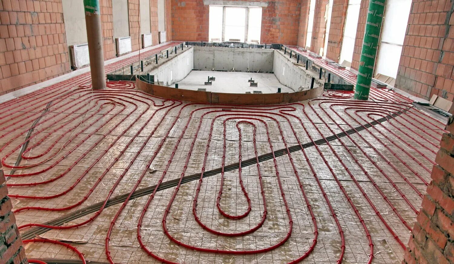 система отопления с теплым полом. отопление в частном доме. отопление в доме. теплый пол в доме. тёплый пол электрический.