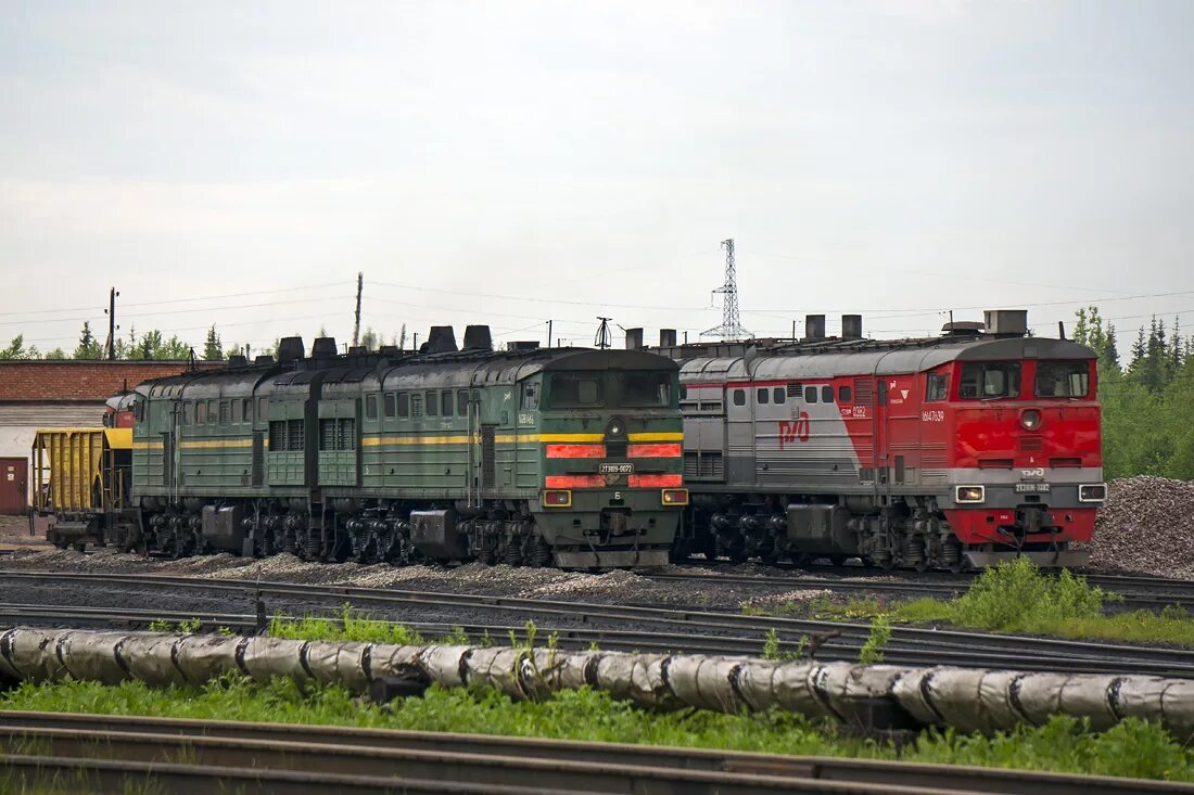 станция инта 2. тэп70 коми. 2тэ10у-0210. поезда инта. поезда инта.