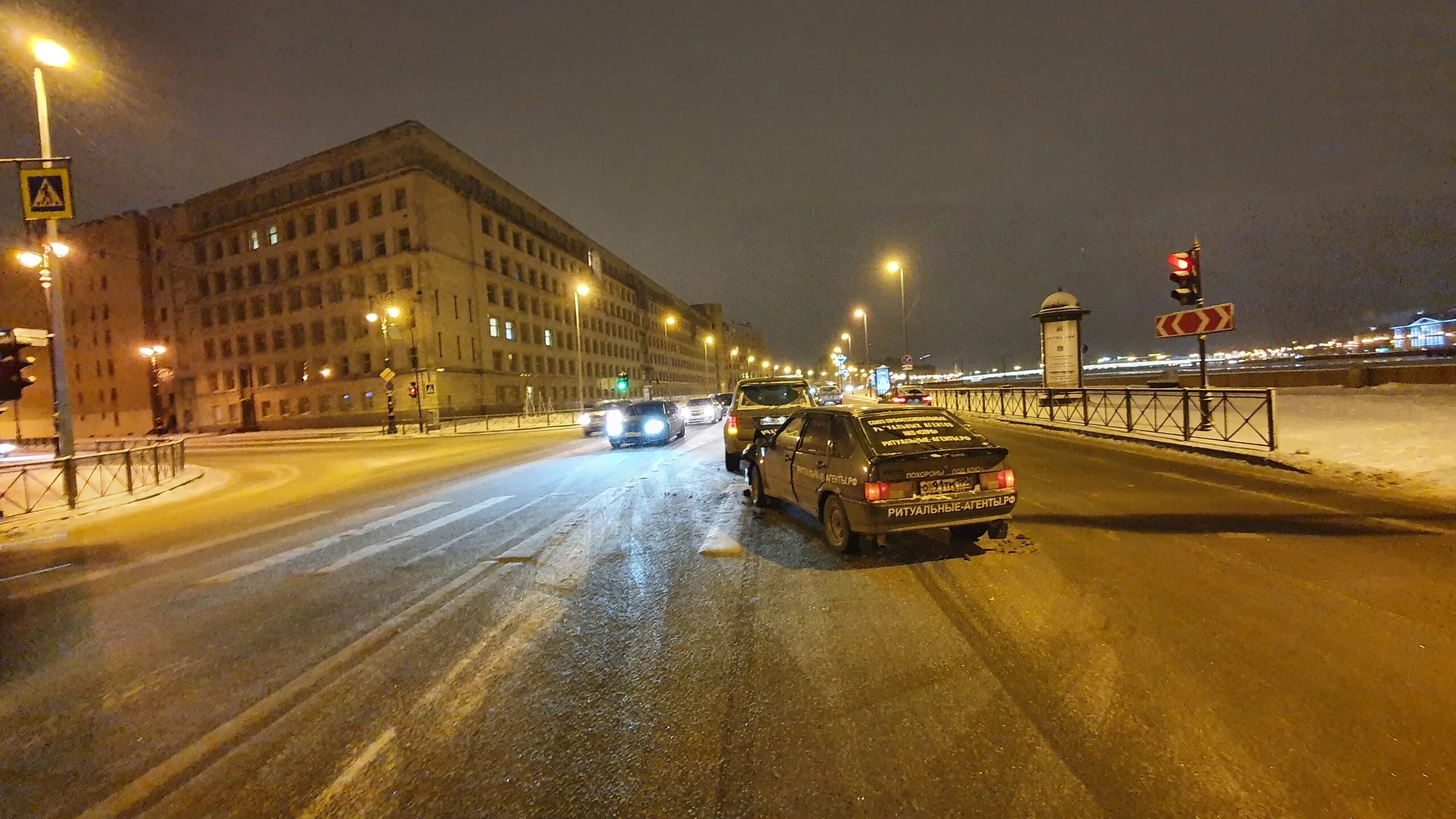 Обстановка на дорогах спб. СПБ зимой. Санкт-Петербург дорога. Машины Питер зима. Дороги Петербург зима.