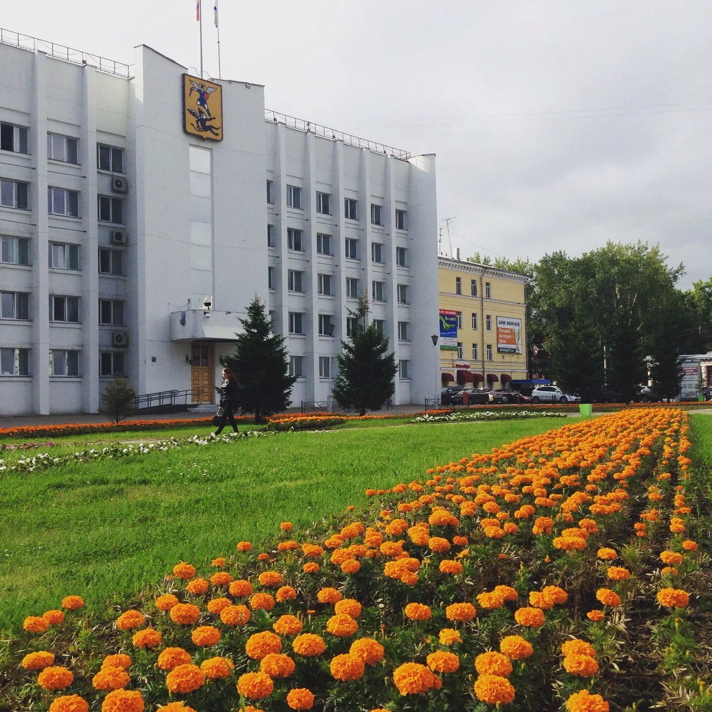 Здание мэрии архангельск. Здание мэрии архангельск. Площадь ленина здание мэрии архангельск. Мэрия города архангельска в архангельске. Мэрия архангельска телефоны.