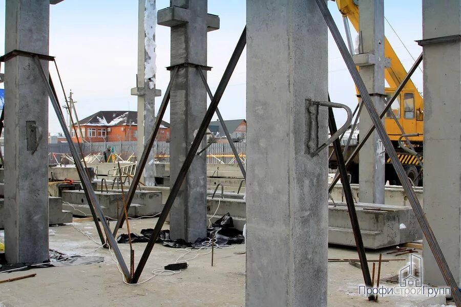 колонны железобетонные 3кбд. монтаж железобетонных колонн. монтаж колонн железобетонных. жб стаканы для колонн. технология монтажа колонн в стаканы фундаментов.