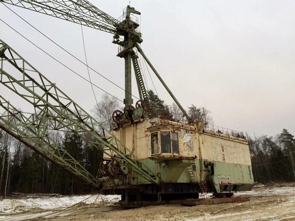 Опорные башмаки шагающего экскаватора имеющего 1260