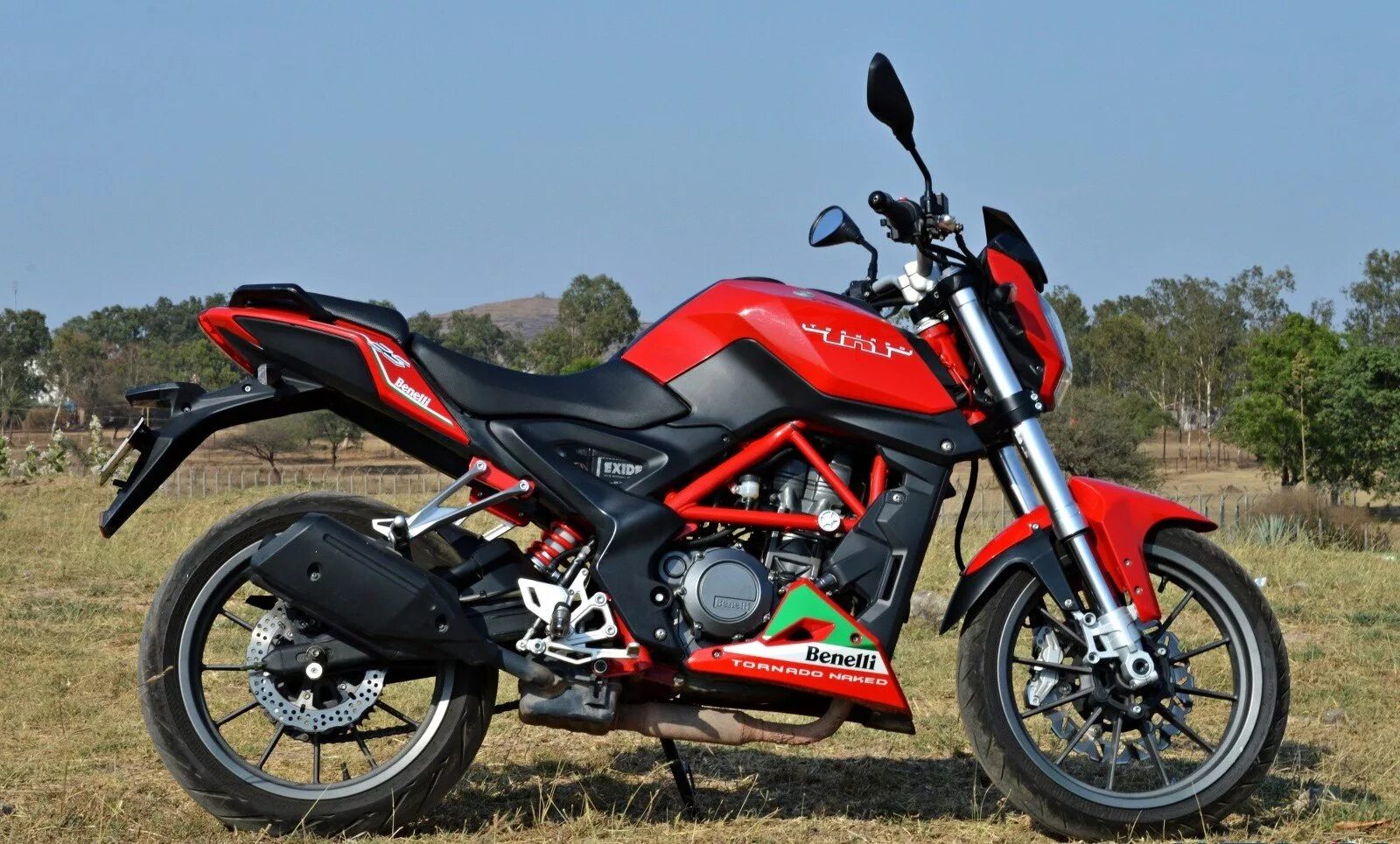 Racer skyway 250. Viper 200 мотоцикл. Yamaha 300 кубов. Мотоцикл motoland cbr 250. Мотоцикл 25 кубов.