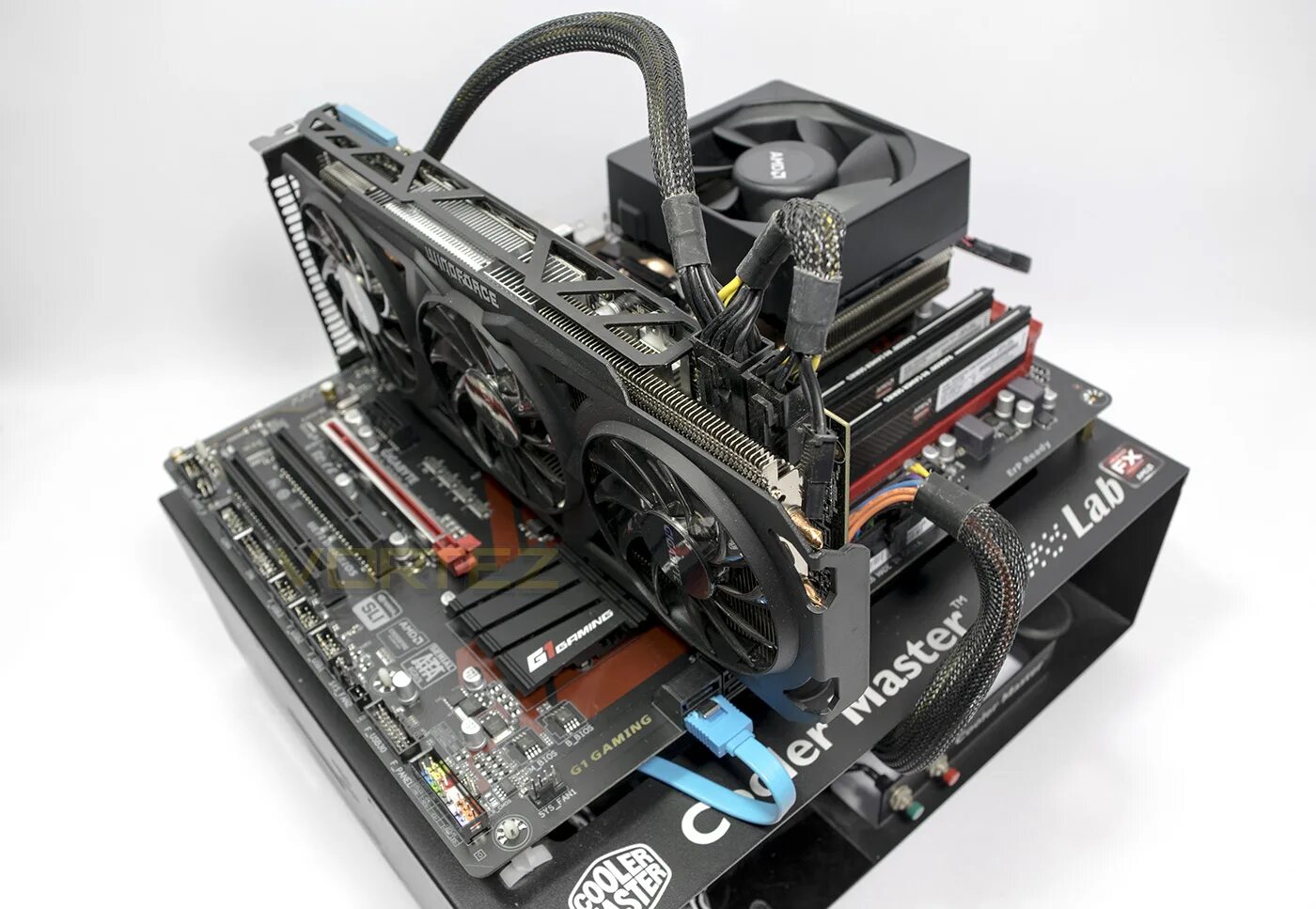 Материнская плата gigabyte b660m gaming. Gigabyte 990x Gaming SLI. Ga 990x Gaming SLI. Gigabyte ga-990x-Gaming SLI. Ga 990 FX Gaming SLI.