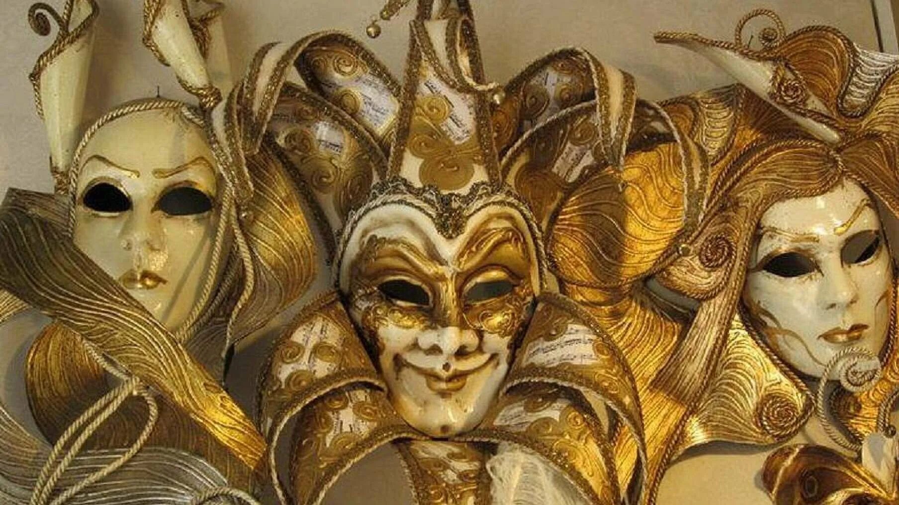 Венецианская маска горельеф. Театральные маски. Венецианские маски в интерьере. Венецианские театральные маски. Изготовление театральных масок