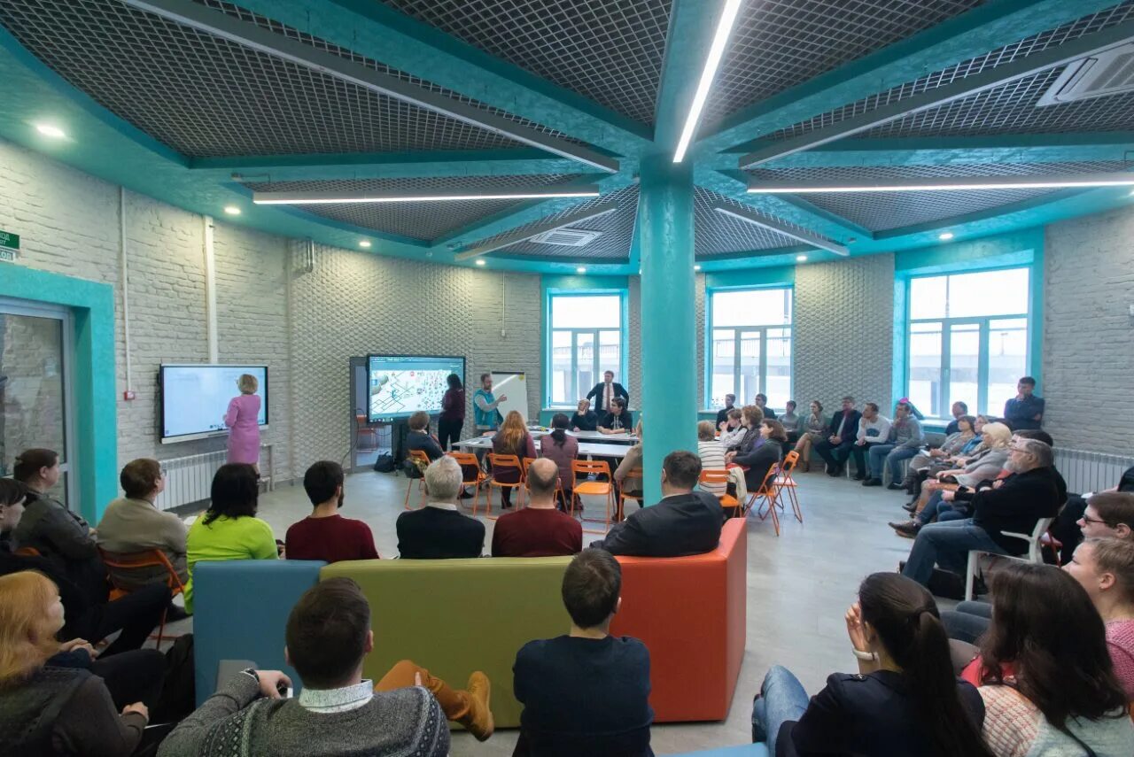 школа грефа хорошкола. современные учебные аудитории. интерьер учебной аудитории. современная школа интерьер. новое образование.