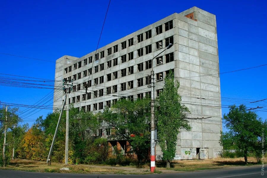 Больницы города энгельса. Химволокно Энгельс заброшка. Хелл Энгельс. Хелл Энгельс заброшка. Заводоуправление Химволокно Энгельс.