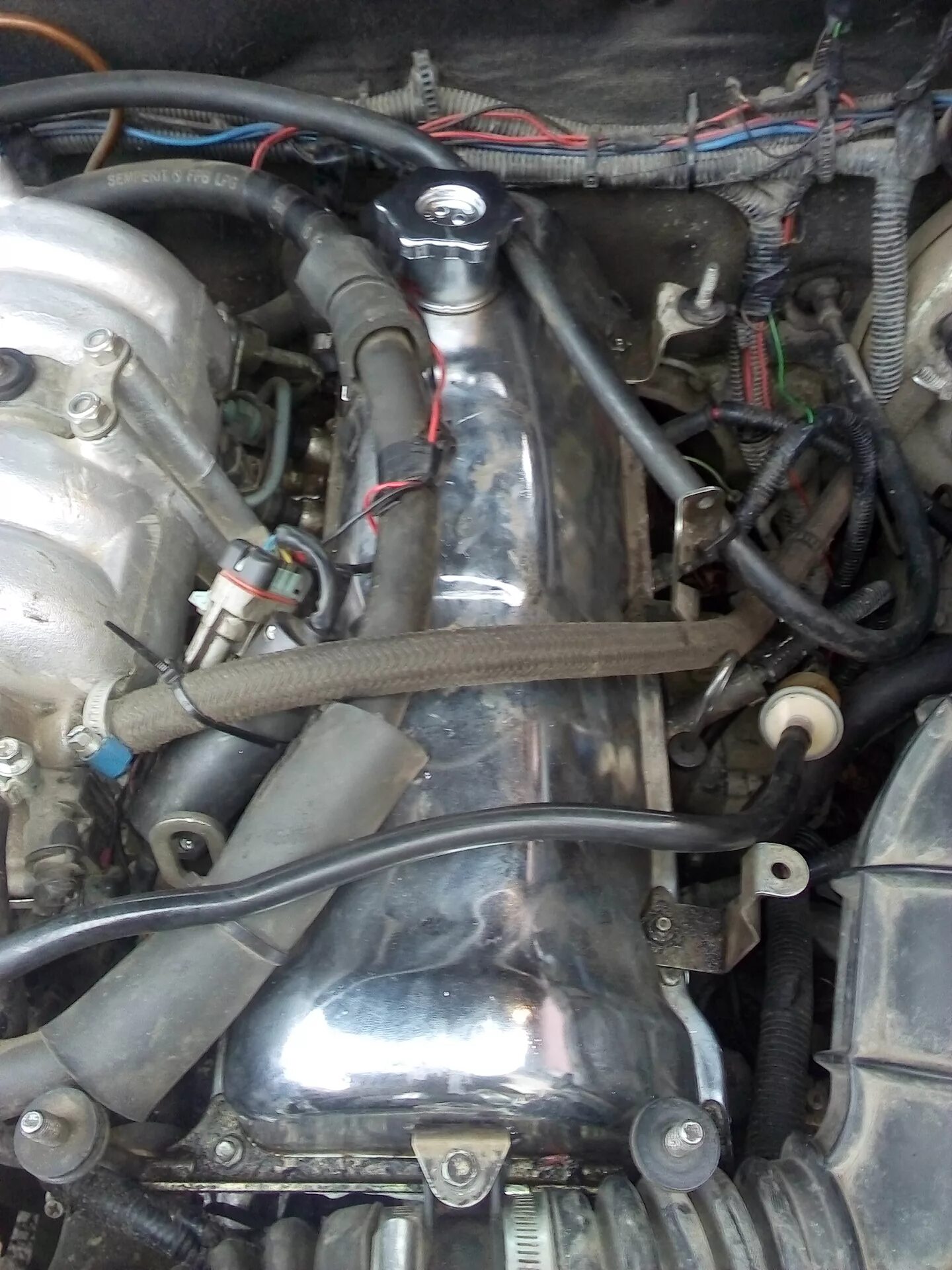 клапанная крышка Chevrolet Niva, 1,7 л, 2005 года запчасти DRIVE2