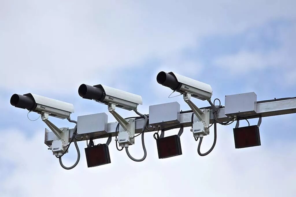 камеры поток. стрелка комплекс видеофиксации. камера для считывания автомобильных номеров. дорожные камеры. стационарный радарный комплекс ккддас «стрелка 01 ст».