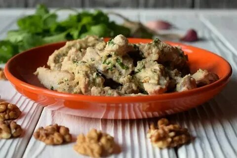 Мясо с грецким орехом