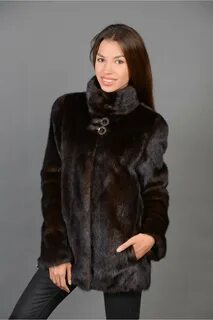 Короткая норковая шуба автоледи