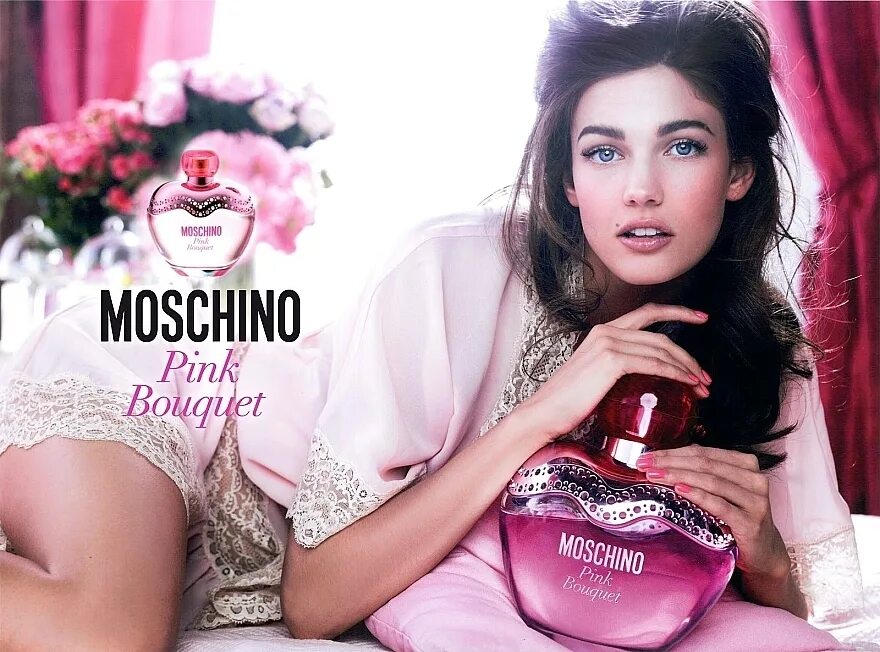 Реклама духов москино. Духи Moschino Pink Bouquet. Жен туалетная вода Moschino Pink Bouquet. Moschino духи реклама. Парфюм с рекламой в розовом.