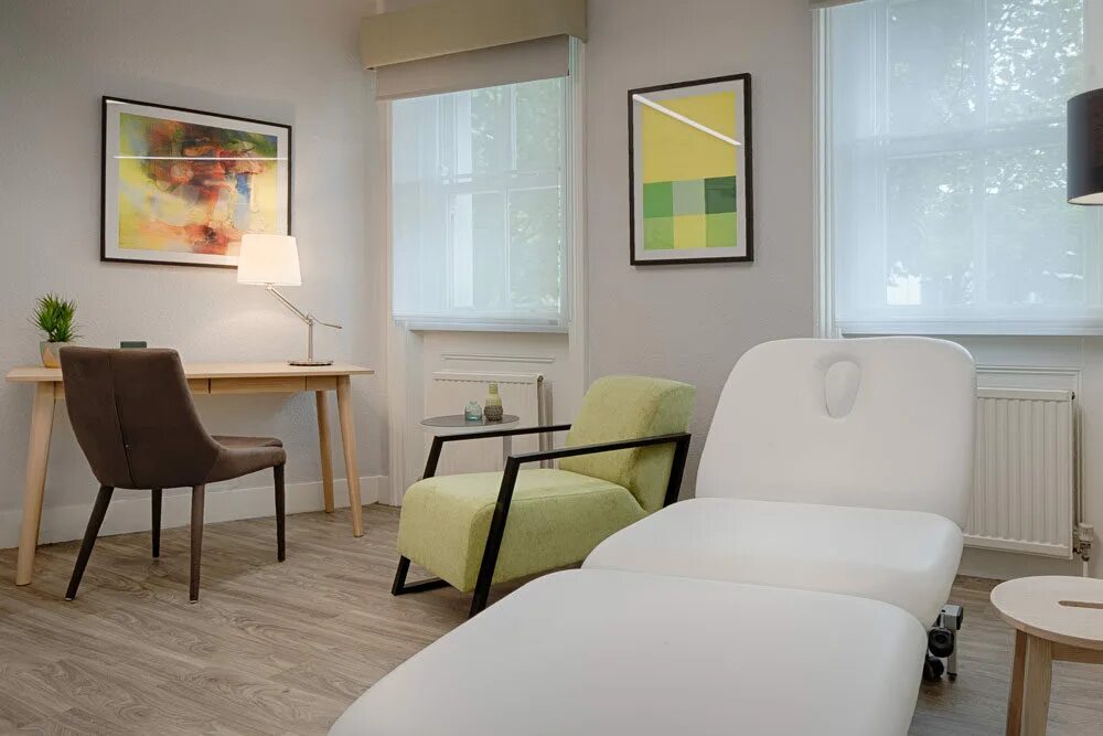 Комната терапии я. Кабинет психолога интерьер. Therapist room. Комнаты терапии. Тихая комната терапия.