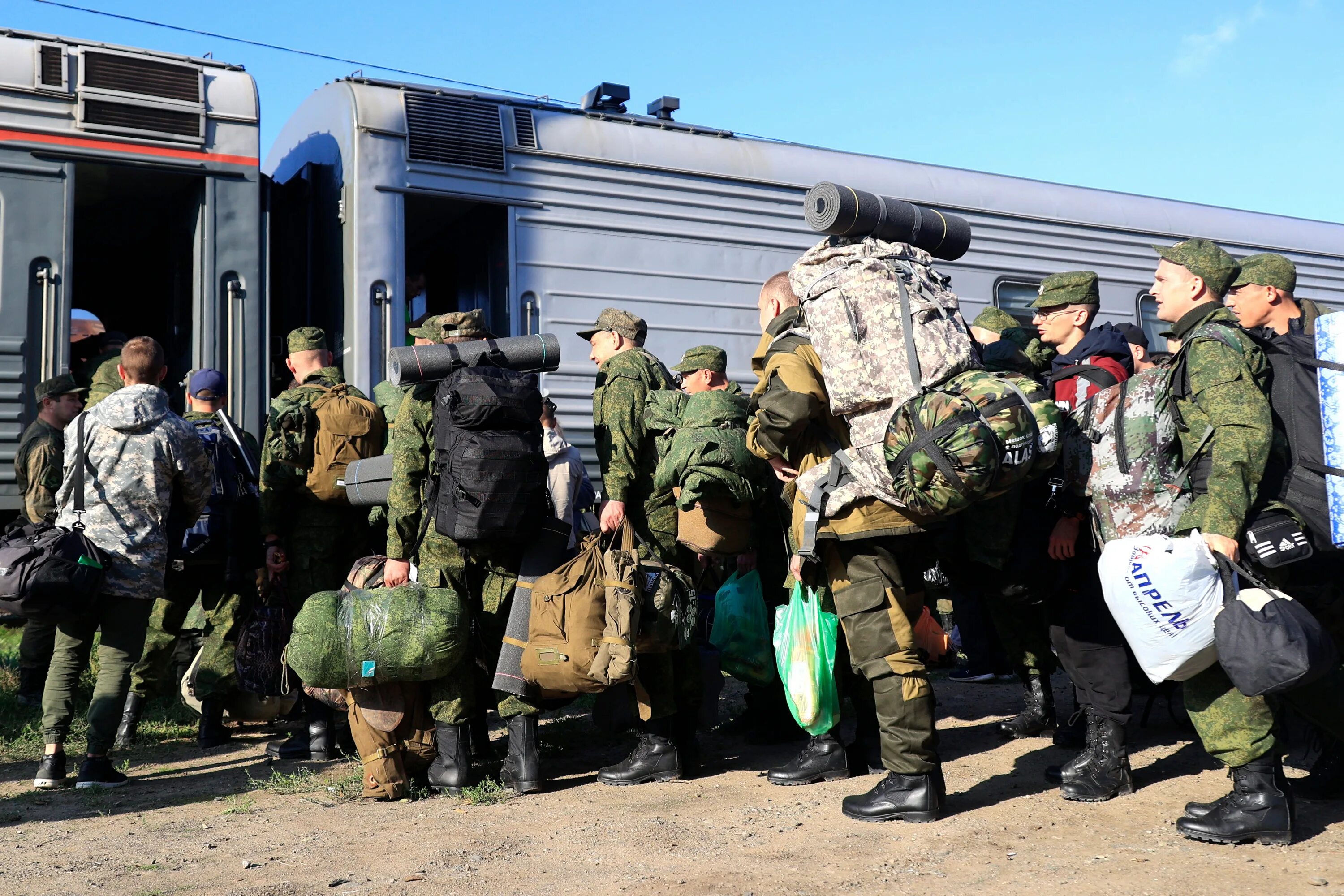 Вторая мобилизация кто попадает. Мобилизация. Военная мобилизация. Военные сборы. Мобилизованные военные.