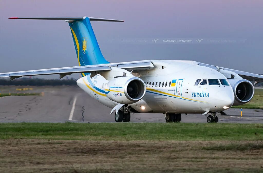 Украинский самолет. АН-148-100. Самолёт президента Украины Зеленского. АН-148 Украина. АН-74 президента Украины.