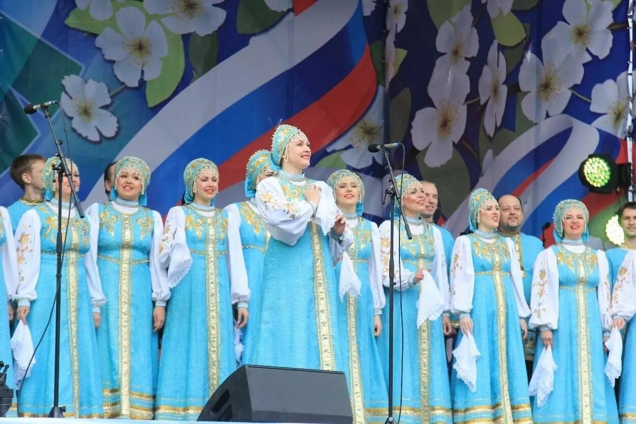 Сайт народного хора. Волжский русский народный хор имени Милославова. Русский народный хор «на просторах Алтая». Государственный Академический Омский русский народный хор. Волжский Академический хор.