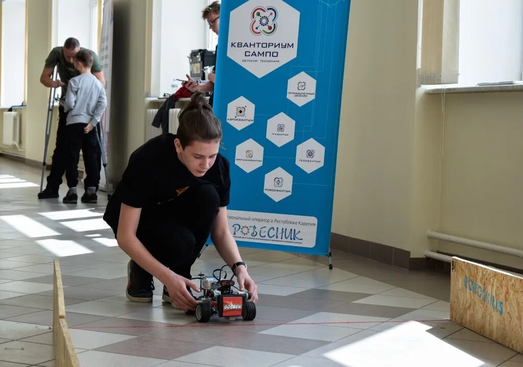 Кубок белого 2022 томск. Соревнования по робототехнике 2022 казахстан. Робототехника дети строят роботов. Робототехника 2022. Городские соревнования по робототехнике.