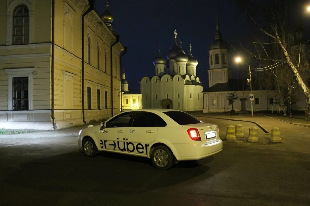 Таксист вологда. Такси Вологда. Машины такси Вологда.