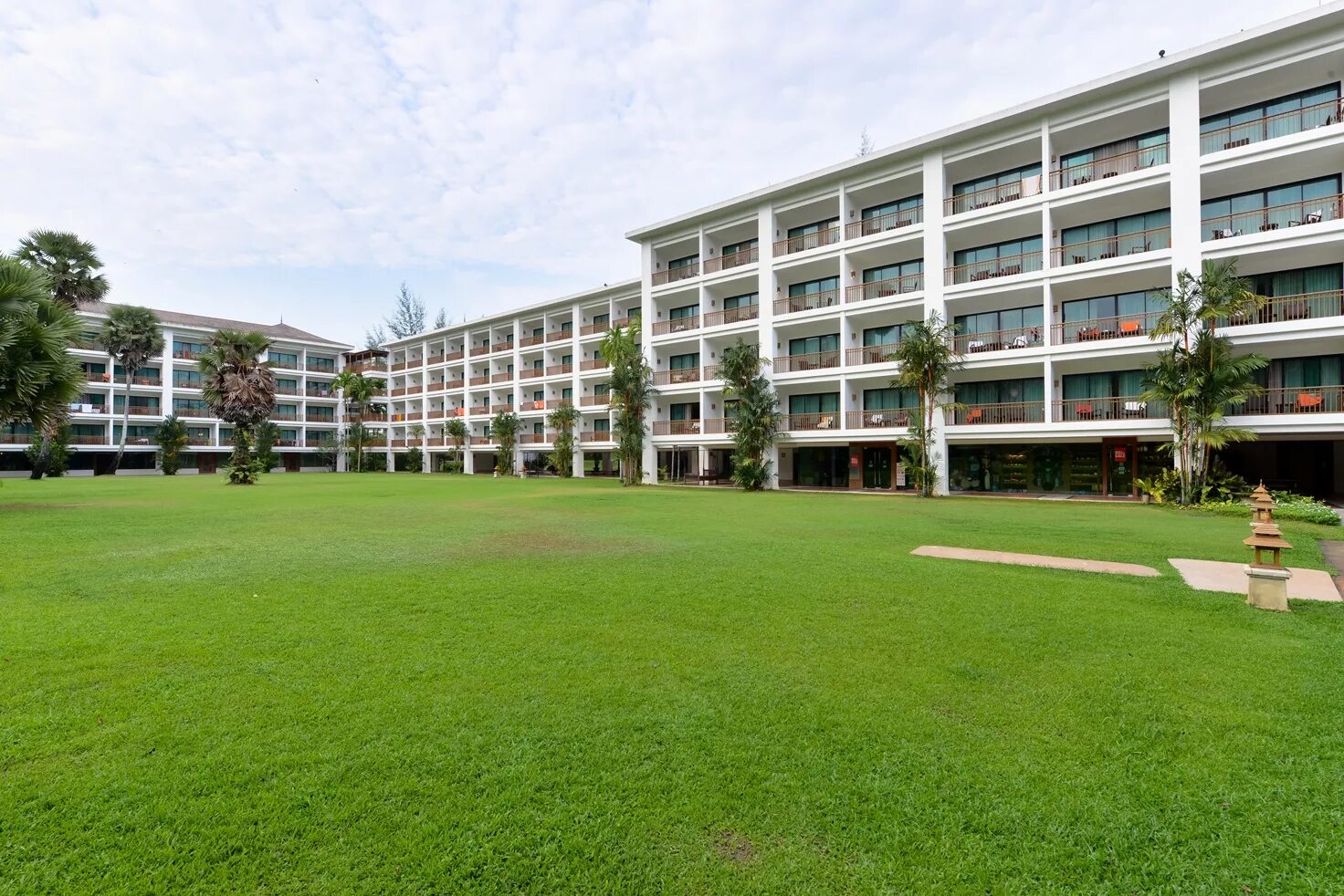 Naithonburi beach resort 4 отзывы. Отель naithonburi beach resort 4*. найтон бури резорт 4 таиланд. отель найтон бури таиланд пхукет. naithonburi 4* пляж;.