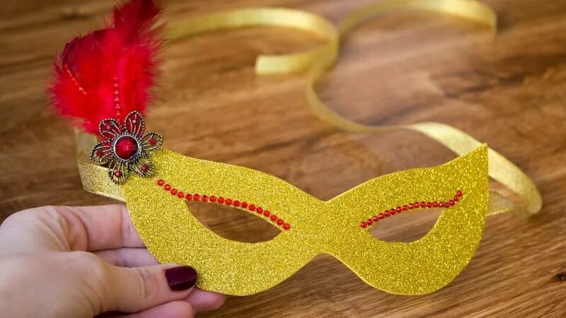 Как сделать маску из фоамирана. Маска из фоамирана новогодняя. маскарадная маска из фоамирана. маска на новый год из фоамирана. маски фоамиран новогодние.