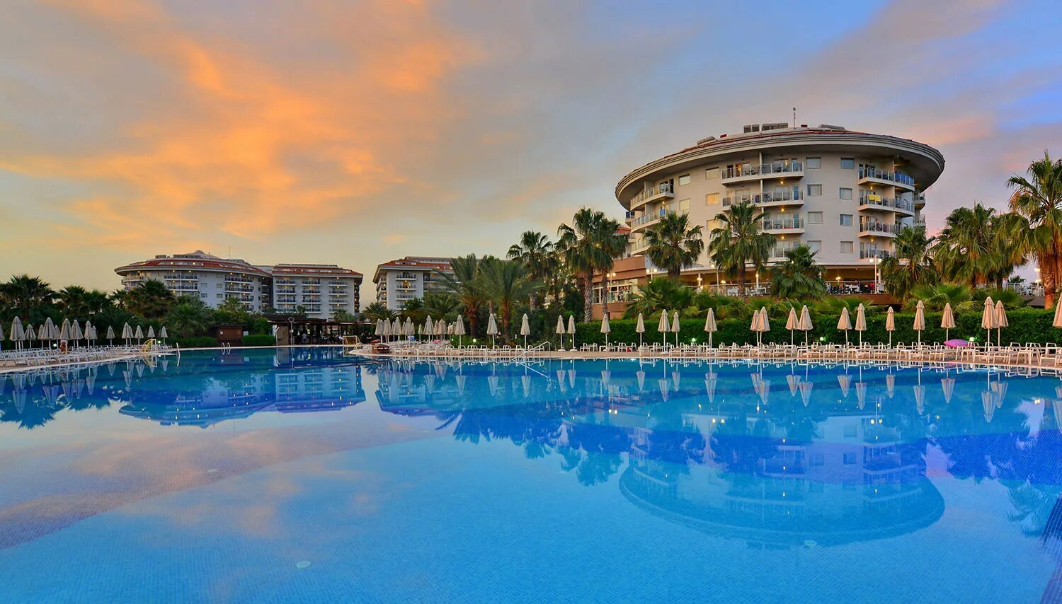 Sea word отель турции сиде. Сиде ворлд турция. Отель турция sea world resort spa. Сиде ворлд турция. Seaden sea planet resort & spa.