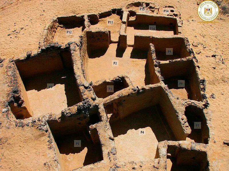 Найден каир. Христианские монастыри Египта. Археологи храм в Египте. Руины Умм Аль-Джималь.