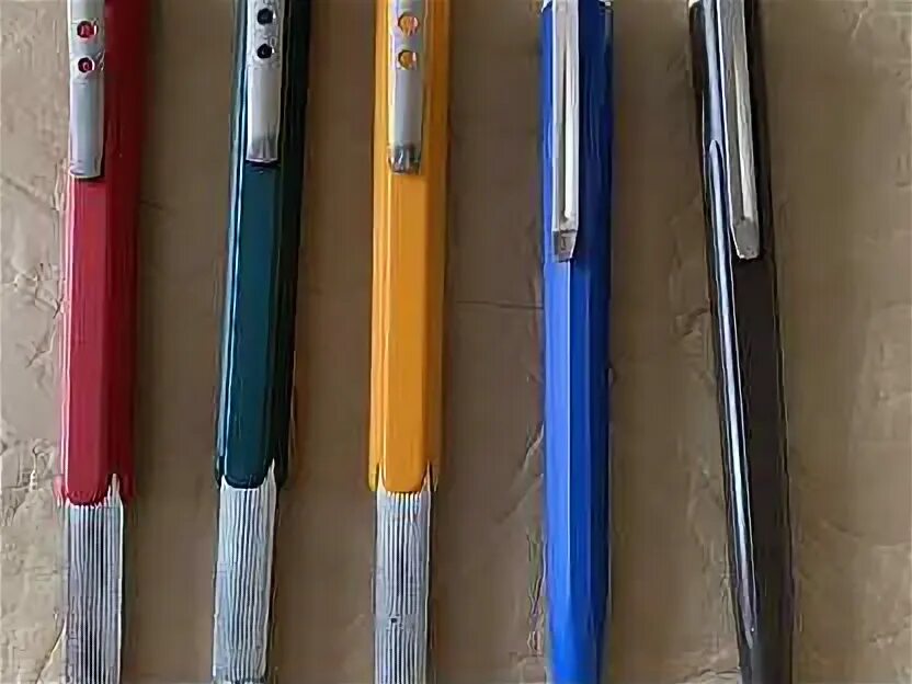 4-х цветная ручка bic. Шариковые ручки 70-80 годов. Шариковая ручка 90-х годов. Ручки 80 годов. Ручки 80 годов.