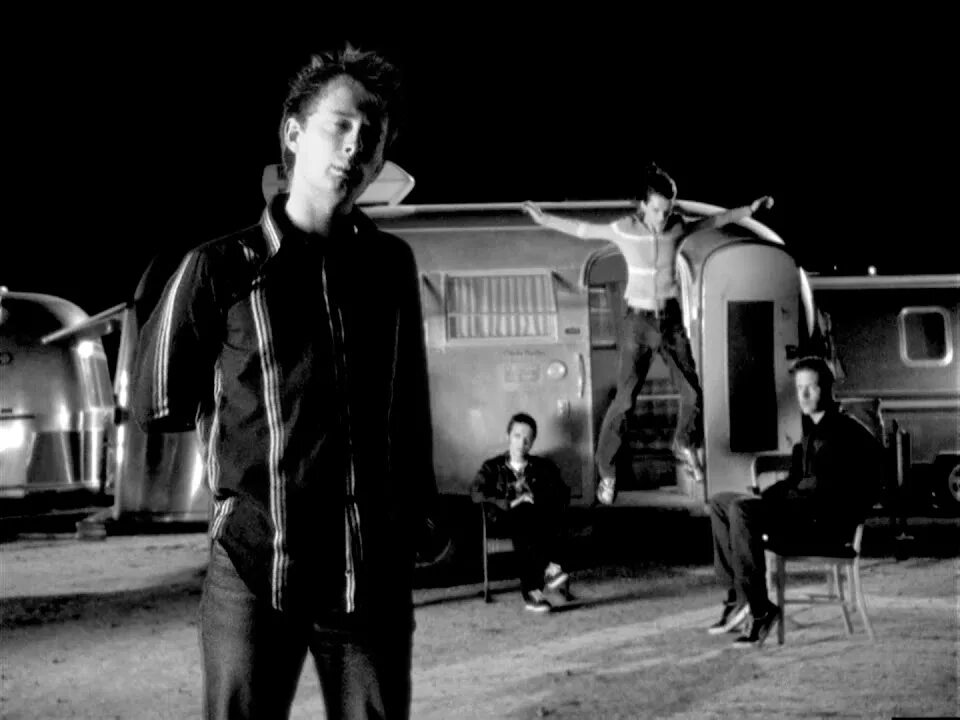 Street spirit radiohead lyrics. Street spirit одежда. Street spirit radiohead фото. Radiohead street. Street spirit radiohead фото.