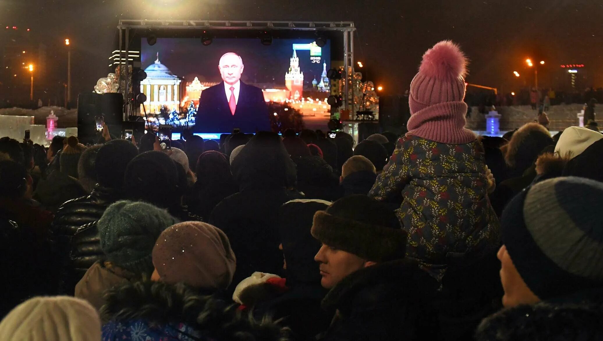 31 декабря 2011. Новогоднее обращение Путина 2021. Новогоднее обращение Владимира Путина — 2022. Обращение президента 2022. Обращение президента на новый год.