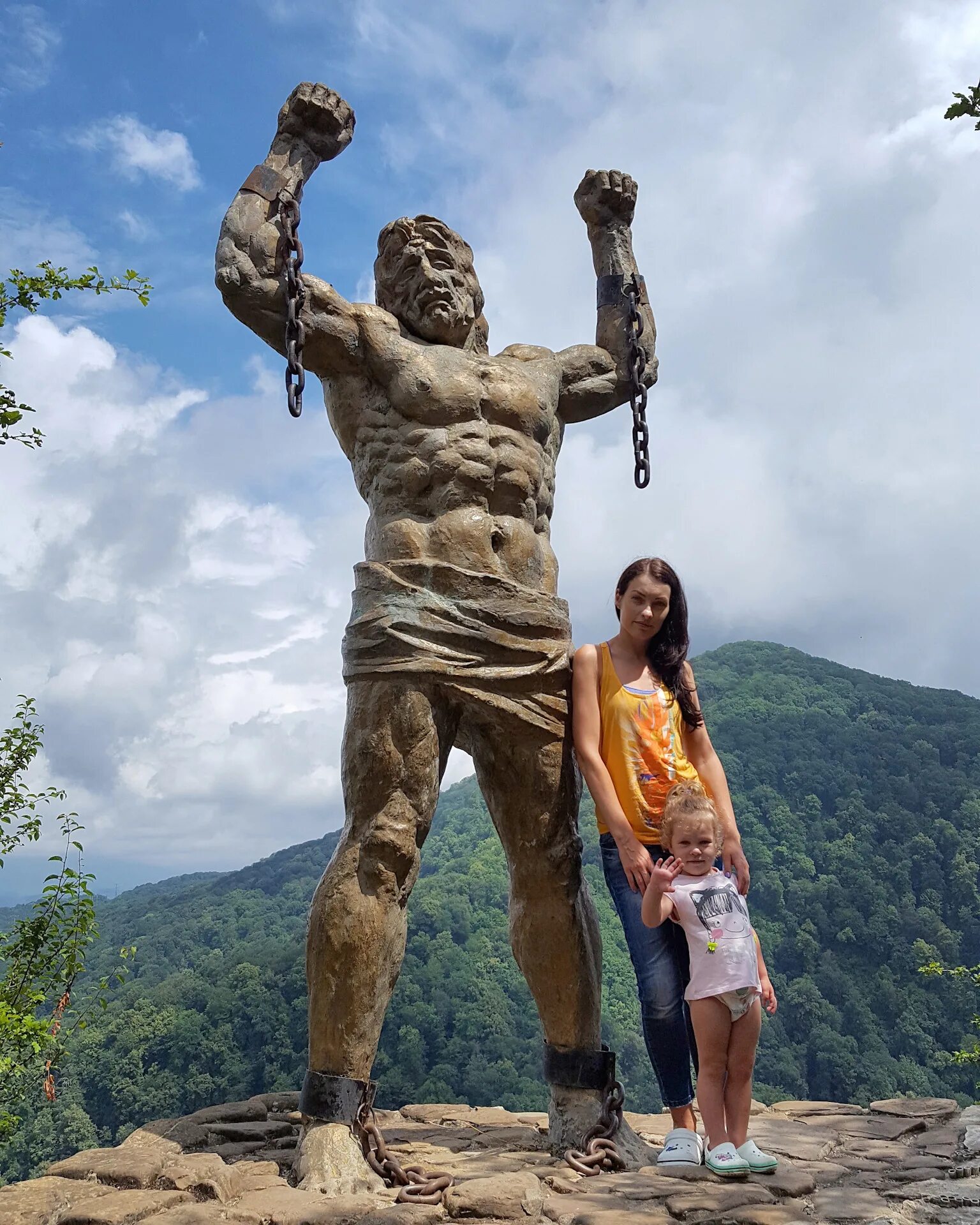 Прометей сочи орлиные скалы. Прометей как добраться. Прометей сочи орлиные скалы. Ахун сочи статуя прометей. Прометей сочи маршрут.