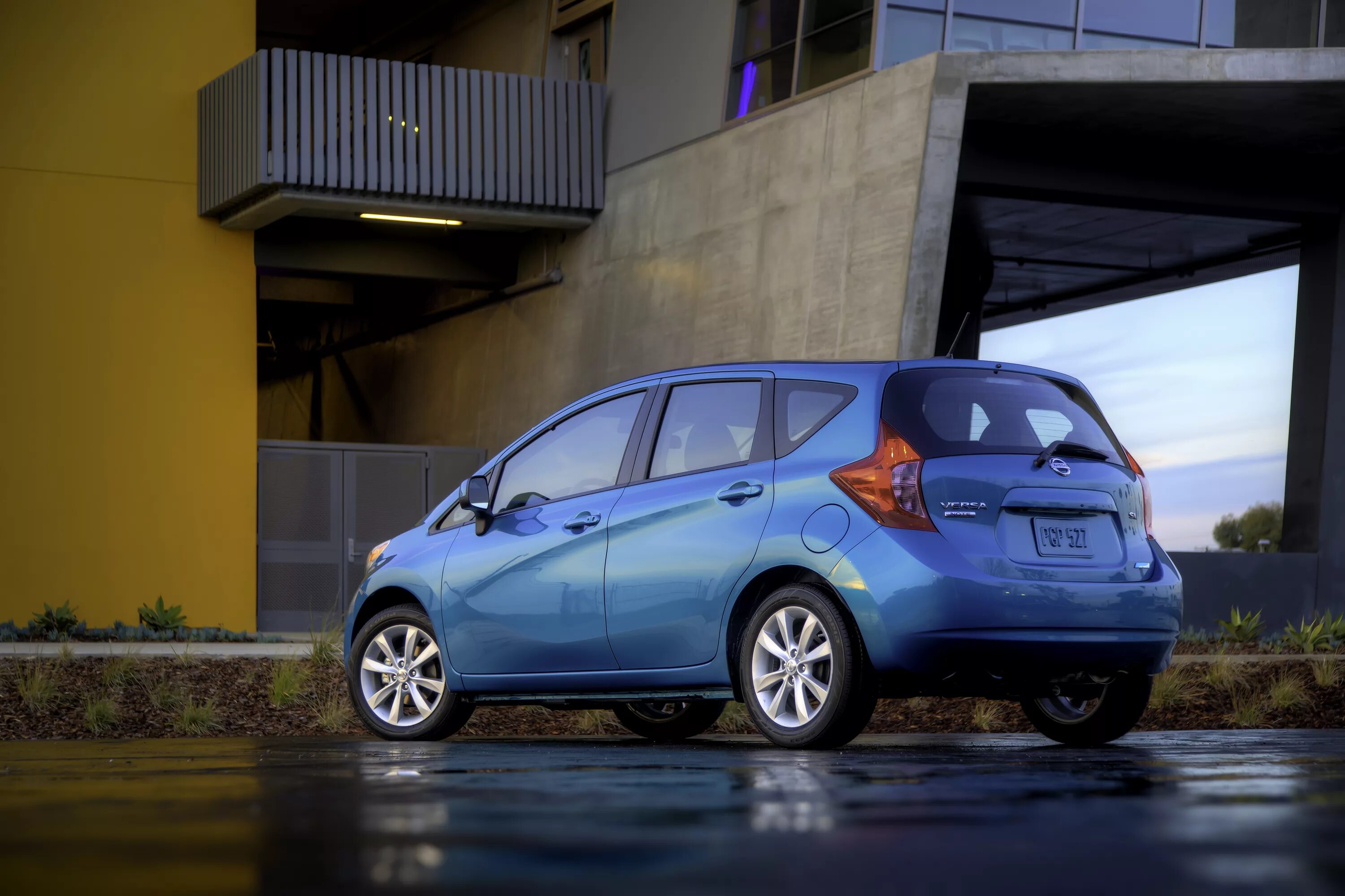 Nissan Versa Note 2013. Nissan Versa 2014. Nissan Note 2014. Ниссан ноут 2015.