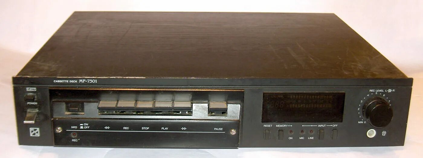 Radiotehnika усилитель magazin. Усилитель радиотехника 7111 стерео. 03. Radiotehnika fa-7150 stereo. Gamma (3 штуки).