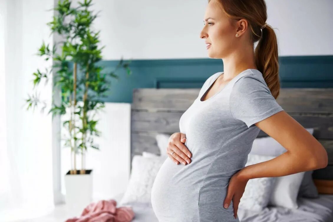 2 период беременности. Беременна женщинац. Беременность картинки.