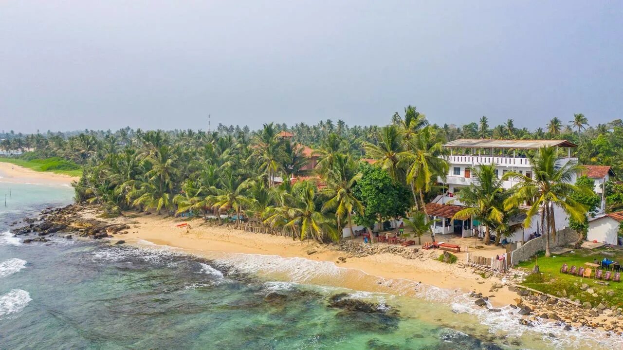 Ахангама шри. Ахангама Шри Ланка. Пляж Велигама Ахангама Шри Ланка. Шри Ланка курорты в 2022. Шри Ланка Хиккадува 2022.